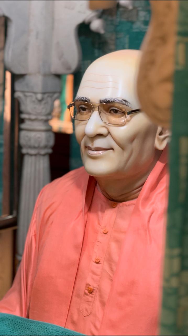 Nakur Wale Baba Ji — sacred moment at the Nakur ashram